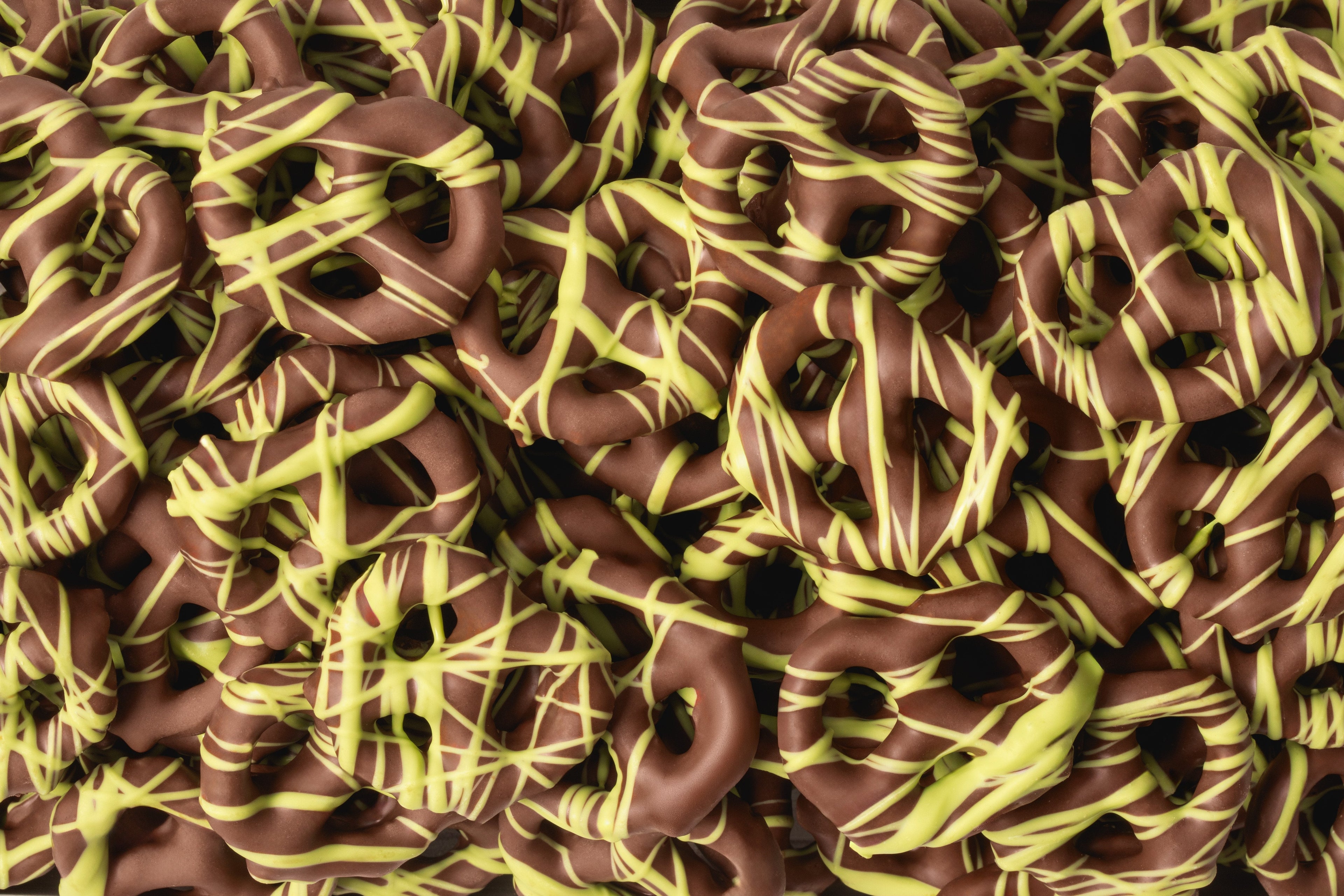 Milk Chocolatey Mini Pretzels with Pistachio Flavored Drizzle W1